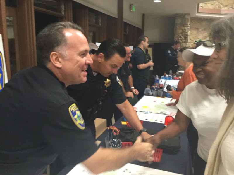 chief-shakes-handsimg_0562