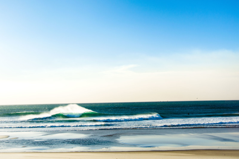 Santa Ana winds groom waves in Oxnard. Image: Braden Zischke